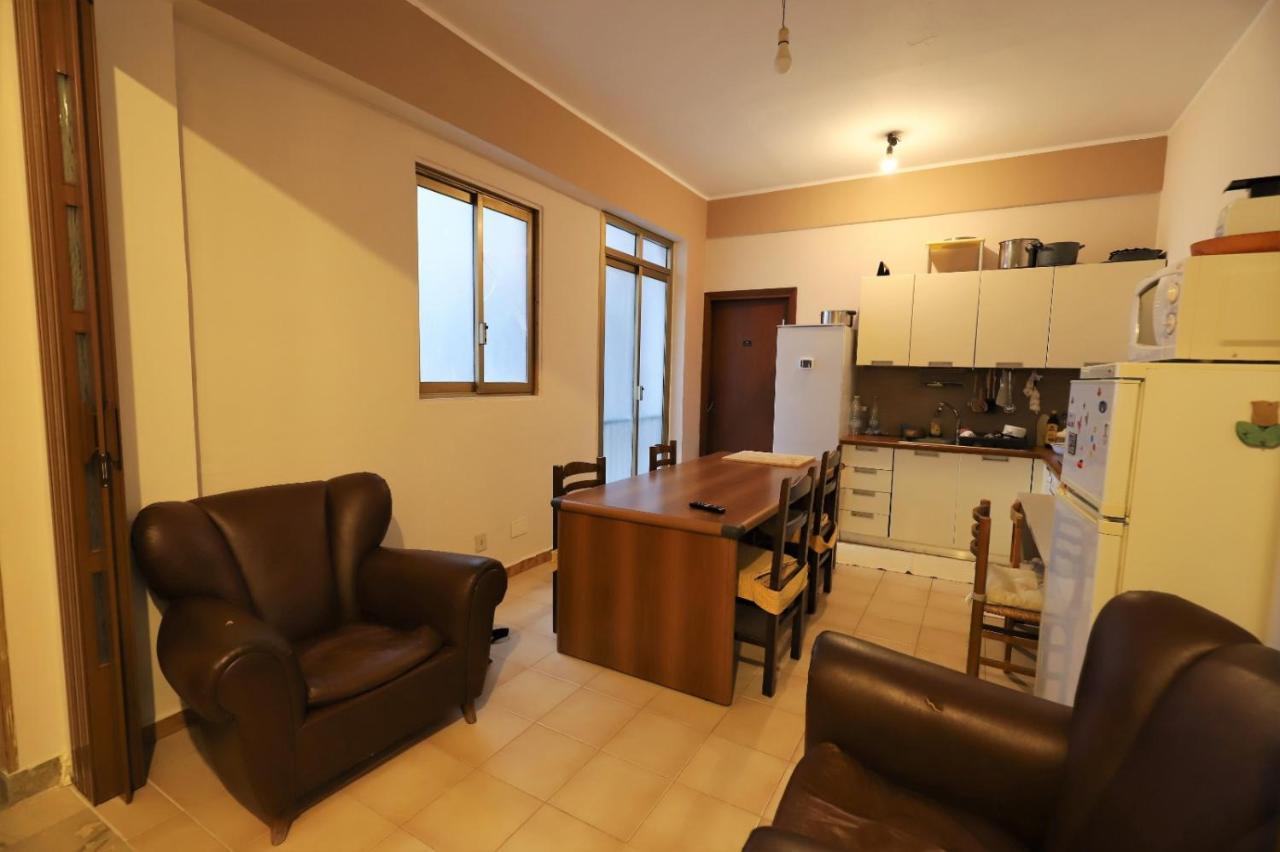Apartmán Casa Studenti E Giovani Turisti Fkk - Giochi Di Societa Ed Intimo Party - Volontari Benvenuti Palermo Exteriér fotografie
